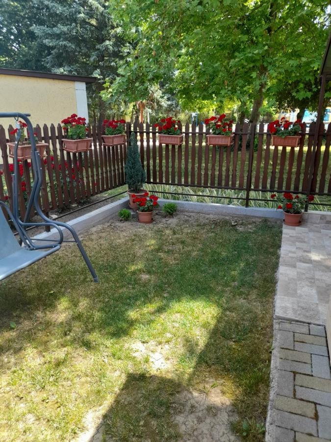 Thermal Apartman Tiszafuered Luaran gambar