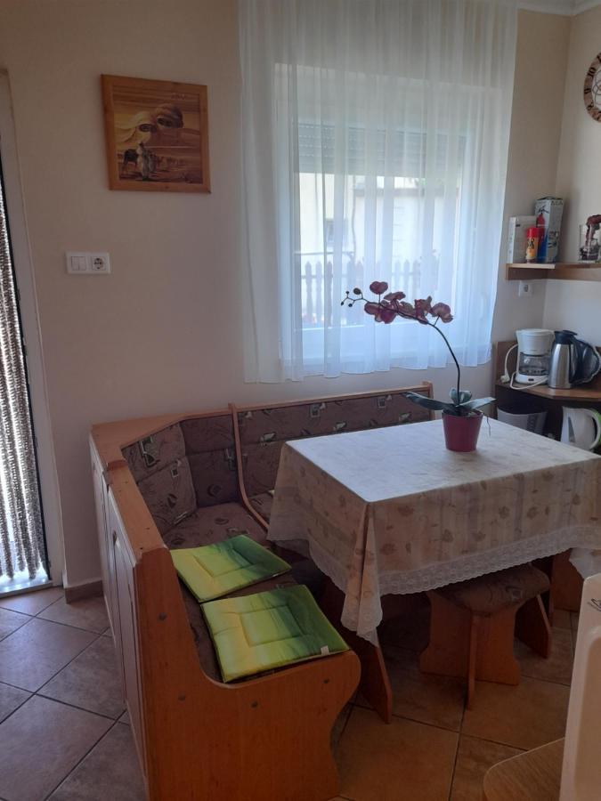 Thermal Apartman Tiszafuered Luaran gambar